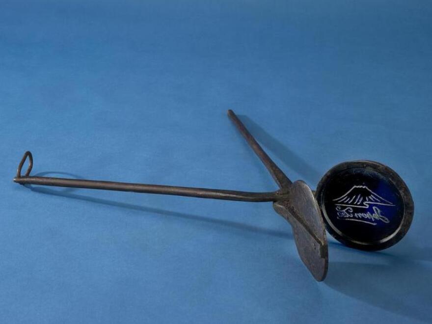 These tongs were used to mold fortune cookies — an American invention — at San Francisco's Benkyodo Candy Factory in the 1910s.