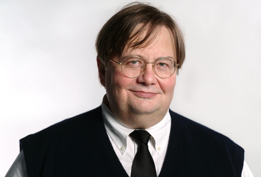<em>Washington Post</em> columnist, Tom Shales, pictured in 2002, died at age 79.