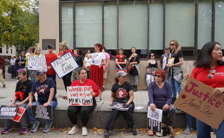 Protesters gathered in downtown Ithaca Tuesday, expressing outrage over Cornell University’s handling of an alleged sexual assault in 2024 and urging faculty to issue a vote of no confidence in the university administration.