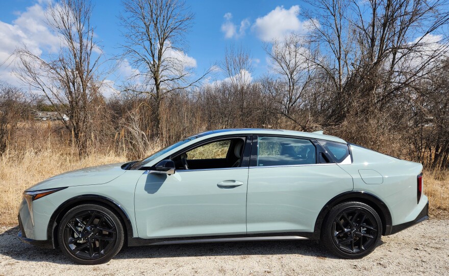 2025 Kia K4 GT-Line Turbo profile