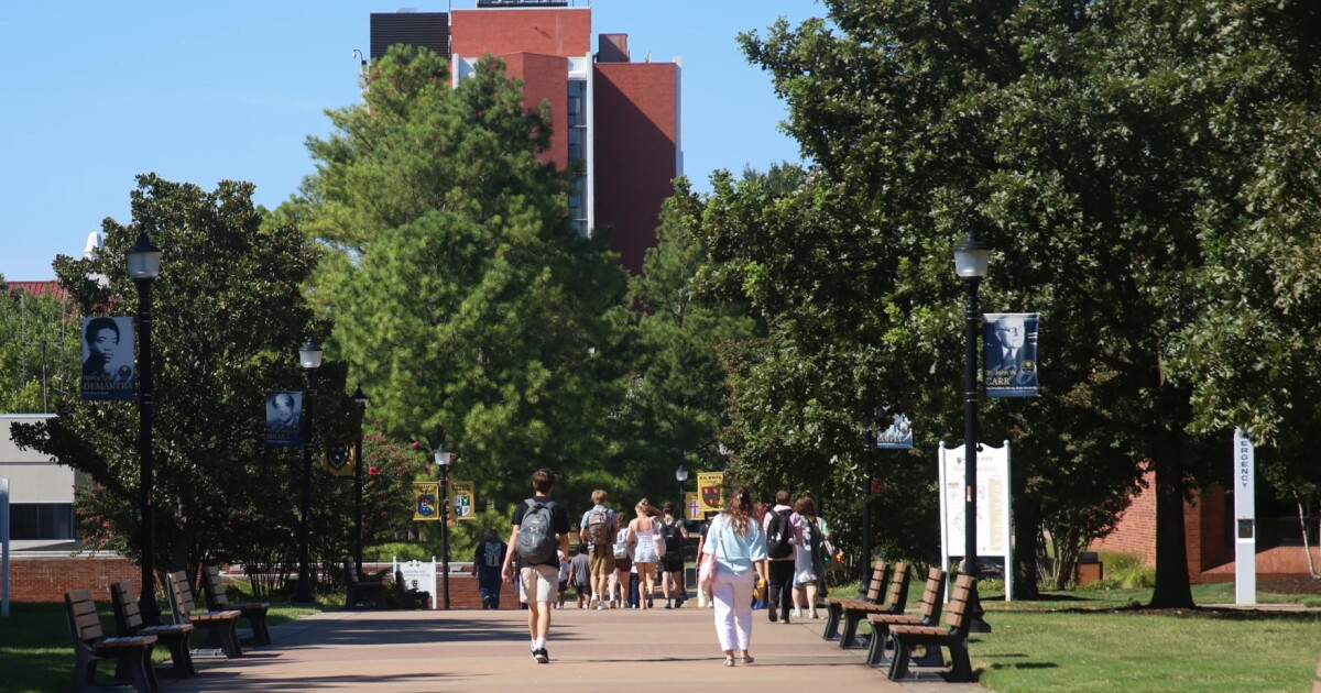 Murray State employee files whistleblower lawsuit, alleges violations of procurement rules