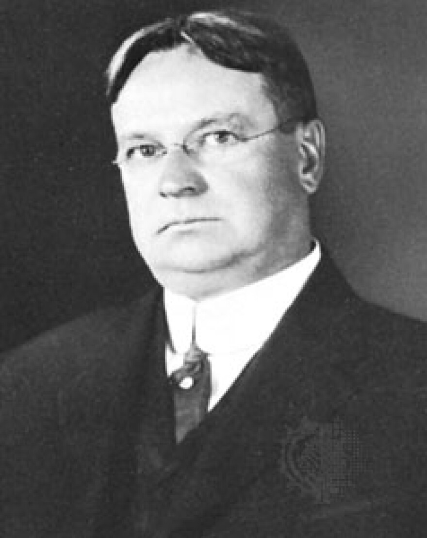 Hiram-Johnson-1912.jpg