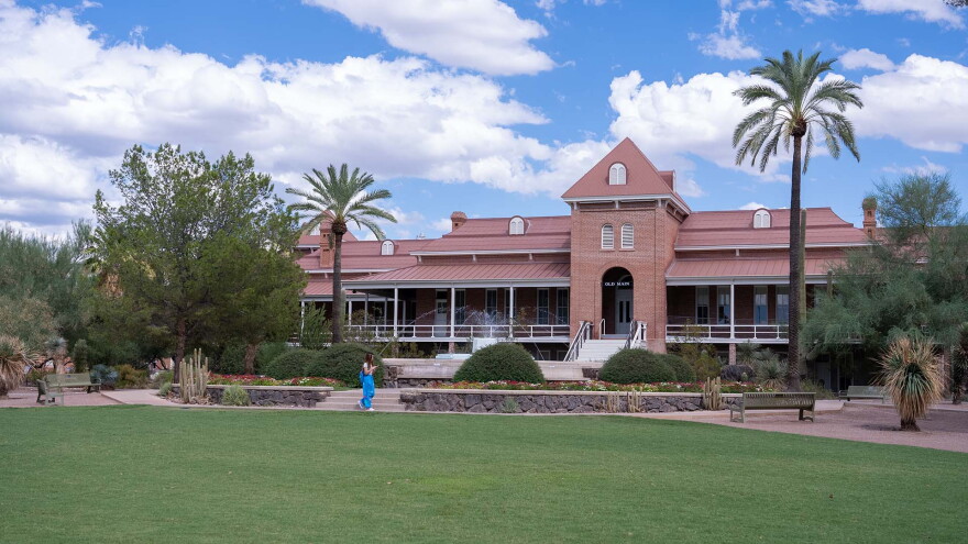 University of Arizona, Old Main, Campus