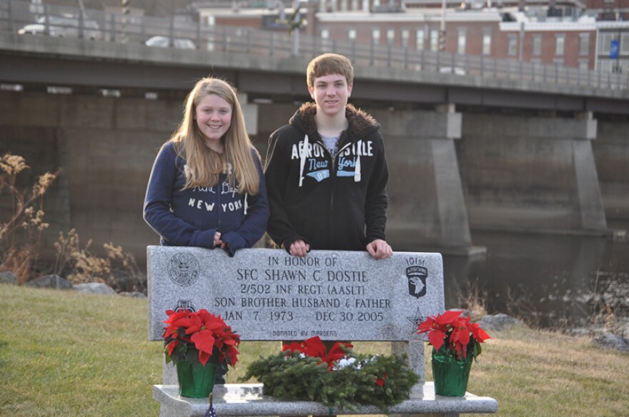 webNatMemDayGoldStarChildren.jpg