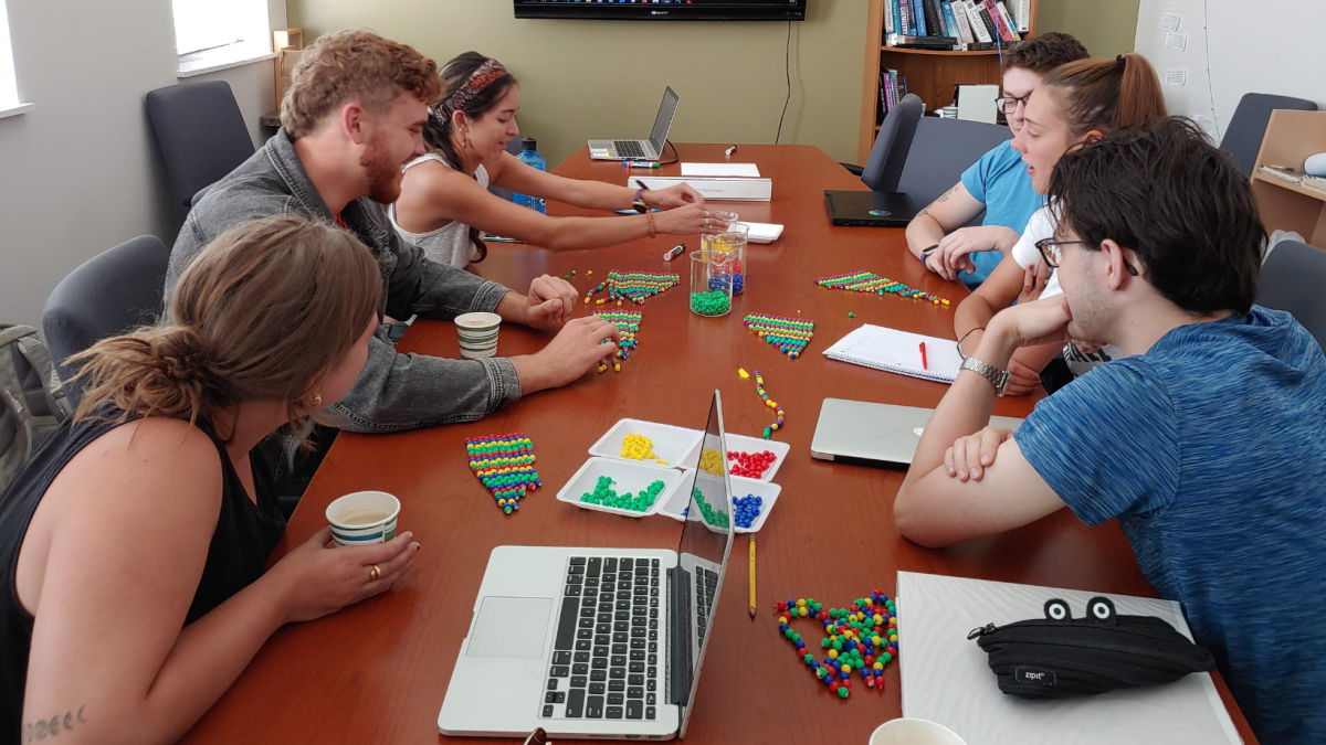Teaching DNA sequencing with pop beads - Vimarsana News