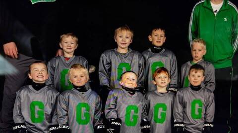 The Greenway Mini Mites hockey team, with which 5-year-old Ashkan Thibodeaux played.