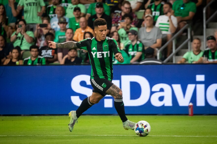 Austin FC forward Sebastián Driussi (7) kicks the ball during the game against the San Jose Earthquakes on Aug. 6, 2022, at Q2 Stadium in Austin. Michael Minasi / KUT News