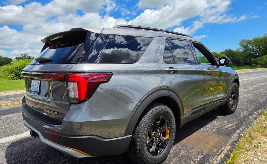 2026 Ford Explorer Tremor 4x4 right rear