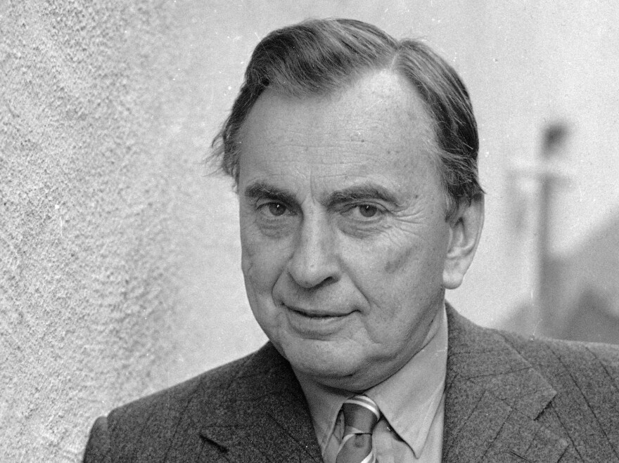 Author Gore Vidal in 1986. Vidal, whose prolific writing career spanned six decades, died Tuesday at age 86.