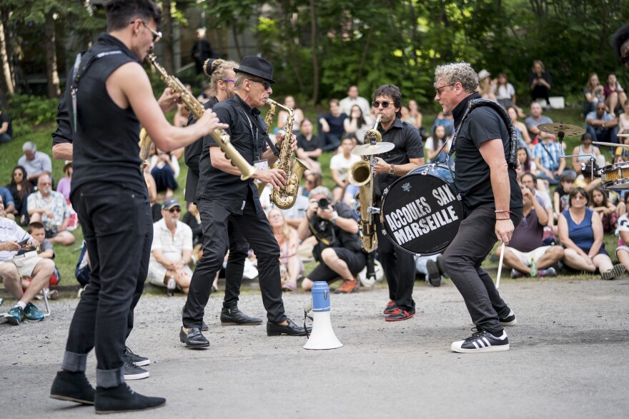 One of the many street bands at FIJM.