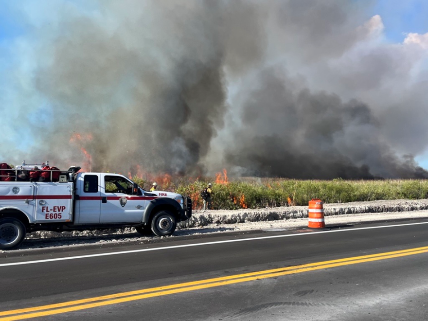 U.S. 41 fire burns south of U.S. Route 41 in Everglades National Park in April 2026