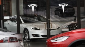 A Tesla car is displayed in a showroom at a Brooklyn Tesla dealership on April 4, 2017 in New York City. (Spencer Platt/Getty Images)