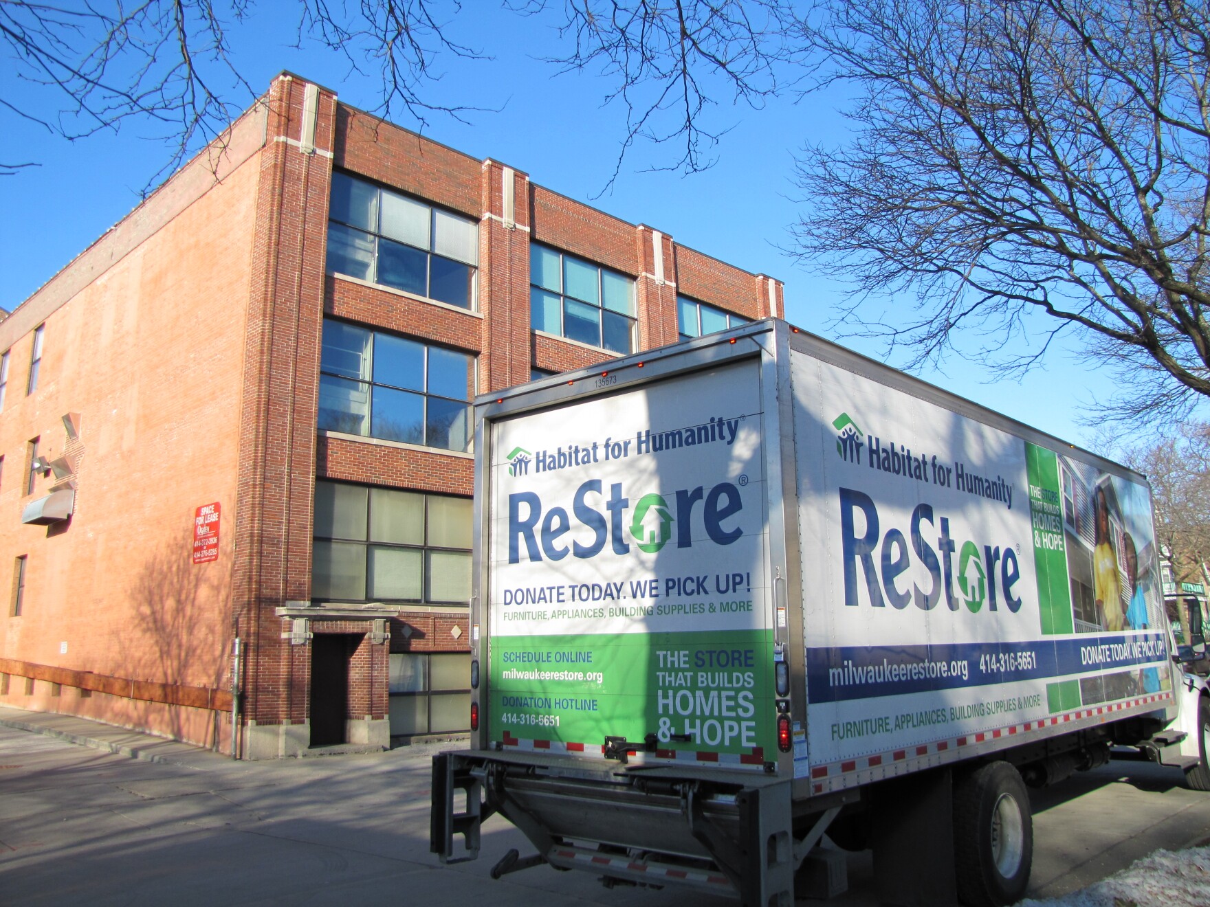 Milwaukee Habitat for Humanity Helps Salvage Reusable Materials WUWM