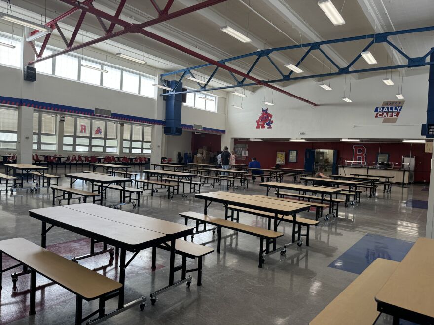 La cafeteria de Reno High School