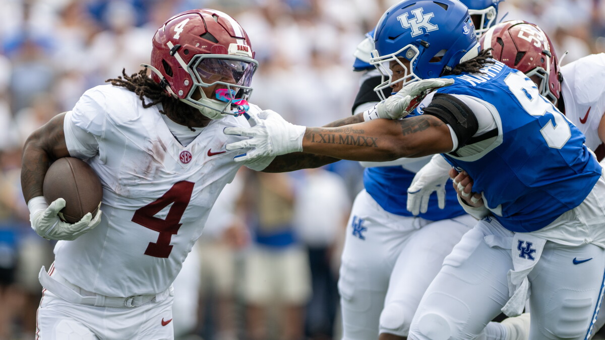 Alabama moves in the AP Top 25 following Kentucky game