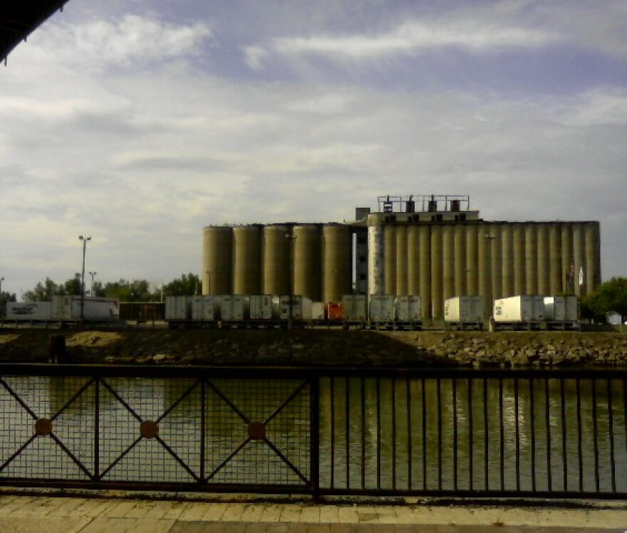 Foot of Main Street, downtown Buffalo, one of the proposed sites for Lift bridge