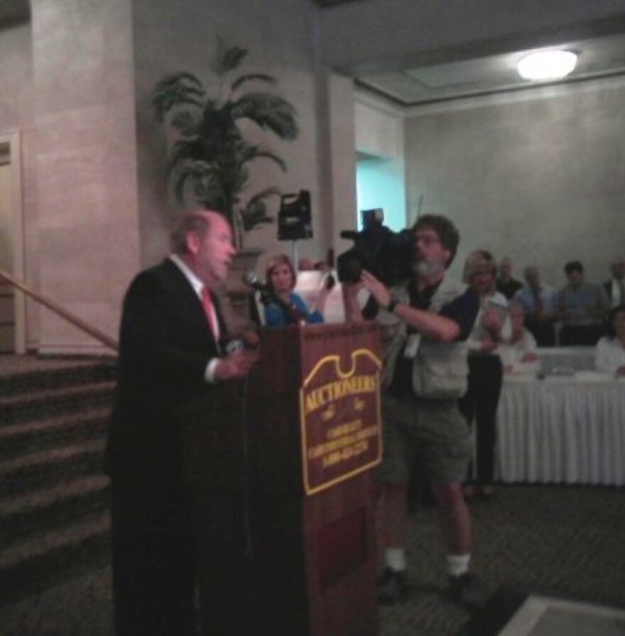 Cash Cunningham conducting Statler auction