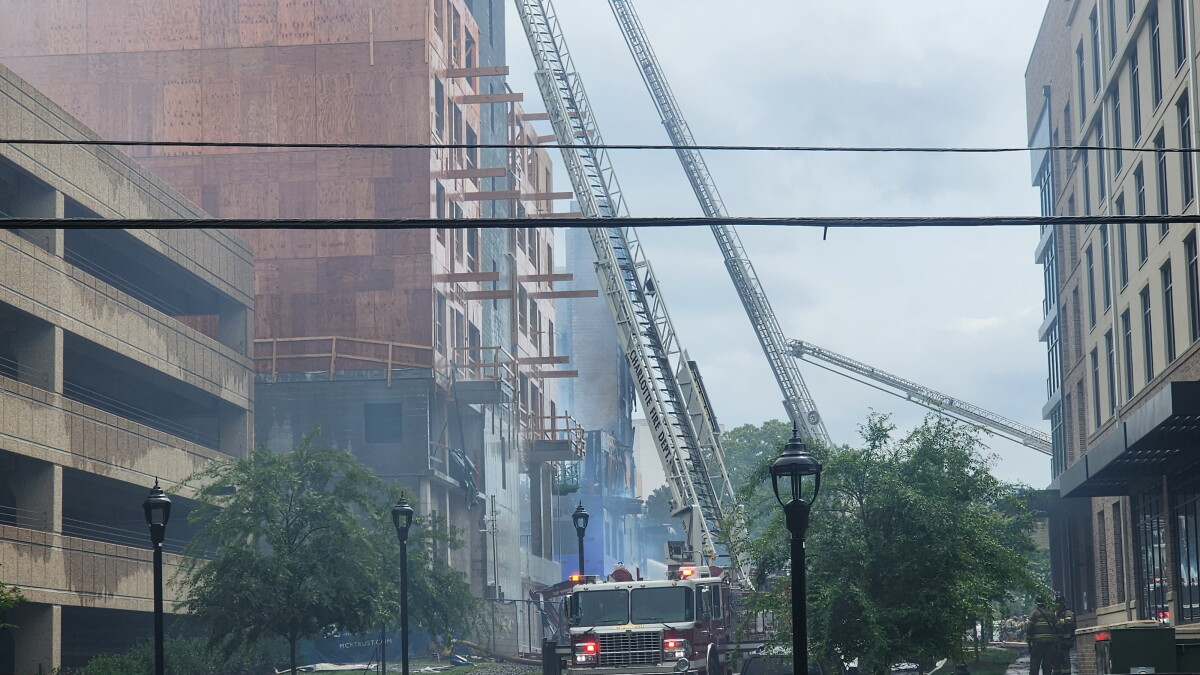 Fire crews working to extinguish major blaze in south Charlotte - Vimarsana News