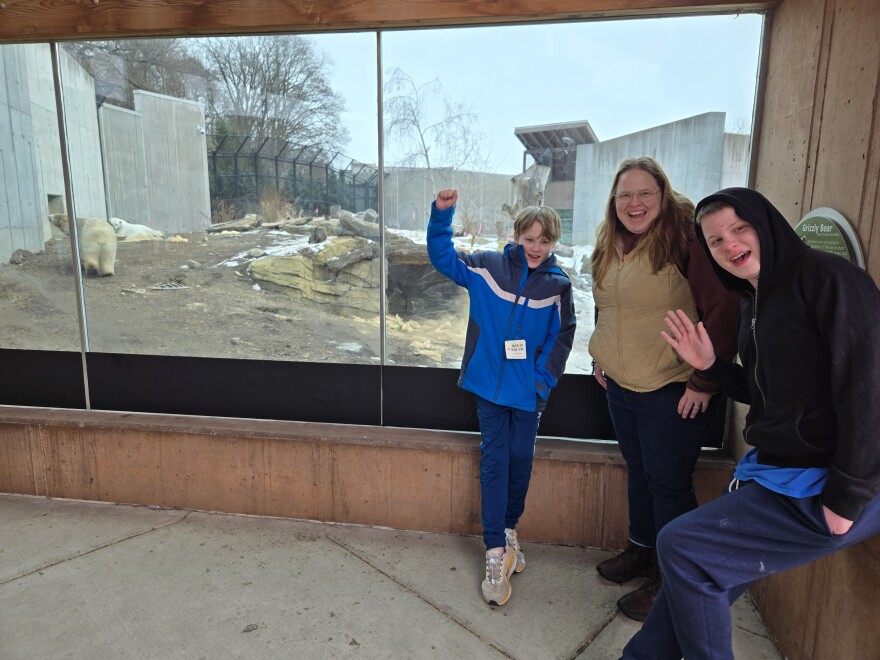 Members of the Jerdan Family were having a grand time watching Nora and Siku.