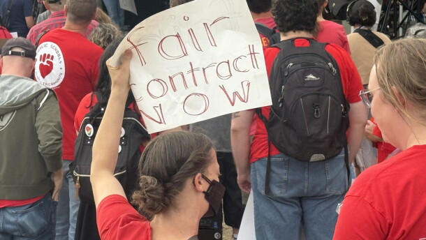 Seattle schools open after district reaches tentative deal with teachers - KNKX