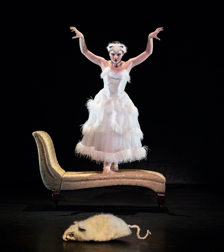 Production photo of Diverts - La Chatte Metamorphosee en Femme, The Sarasota Ballet. Part of Ashton Worldwide 2024-2028. Linbury Theatre, ROH, London. © 2024 Foteini Christofilopoulou.