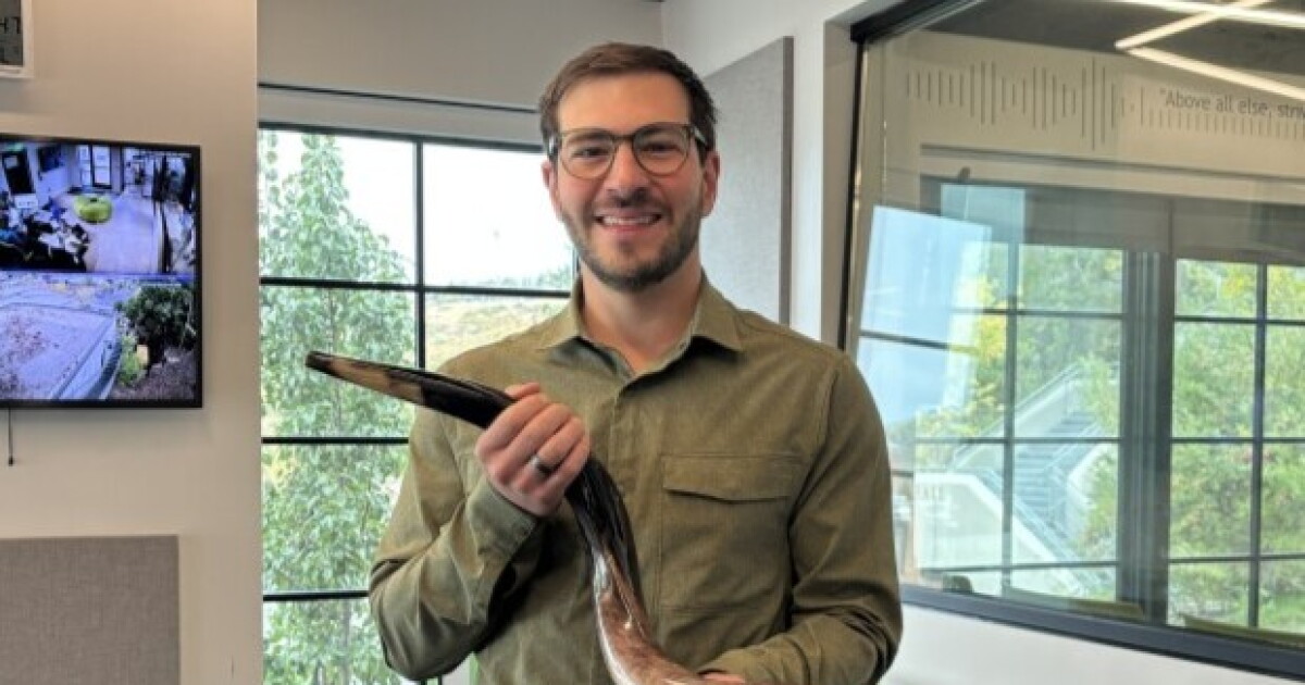 Rabbi balances safety, openness after Temple Har Shalom sign damaged