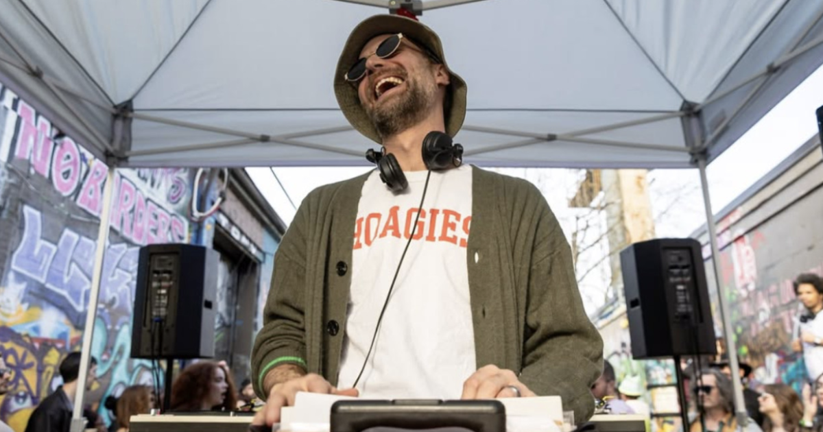 Sounds on the Shore with Hoagie Dreams