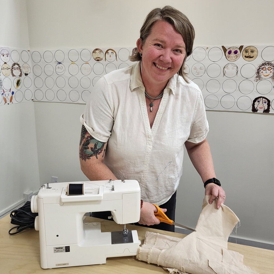 Tiffany Miller-O’Brien, owner of Frae Everyday Goods – Frae West and Frae Collective, has created a space with vibes of a corner market with those of a boutique, art gallery, community center, and maker space.