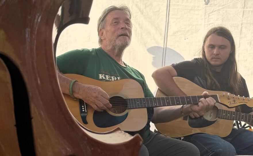 Guitar Circle with a stand-up bass