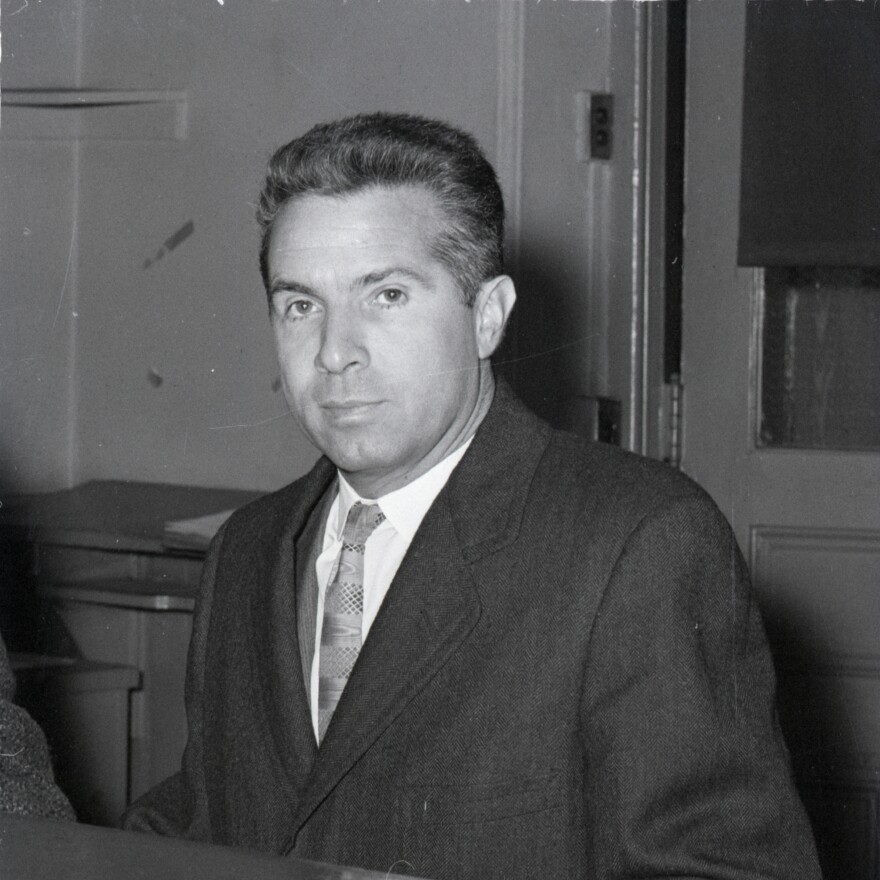 Freedman in 1958 in New York, as he is booked on two charges of perjury for denying that he gave questions and answers to quiz show contestants.