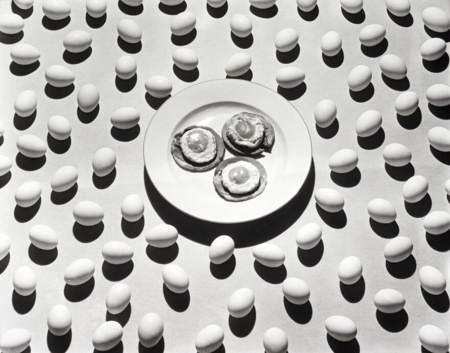 Ralph Steiner, <em>Ham and Eggs</em>, advertisement for <em>The Delineator,</em> 1929, with the recipe: <a href="#eier">Ralph Steiner's Zwei Vier Minuten Eier</a>.