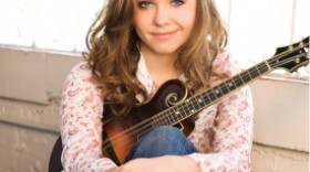 Sierra Hall's new instructional mandolin DVD