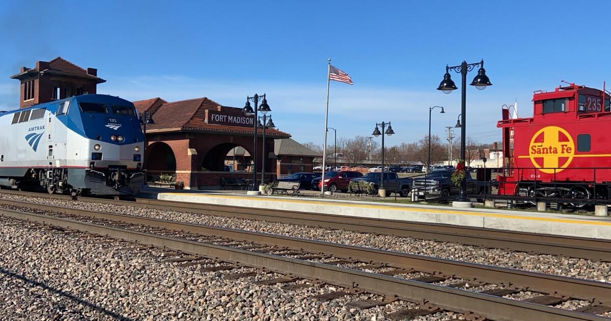 Fort Madison celebrates return of passenger rail to downtown