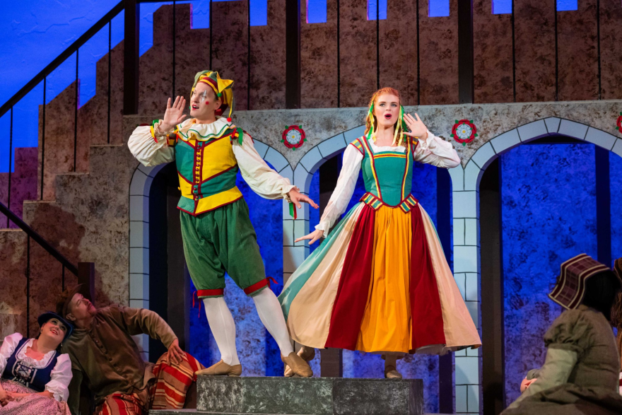 Thomas Hochla and Emily Casey as Jack Point and Elsie Maynard.
