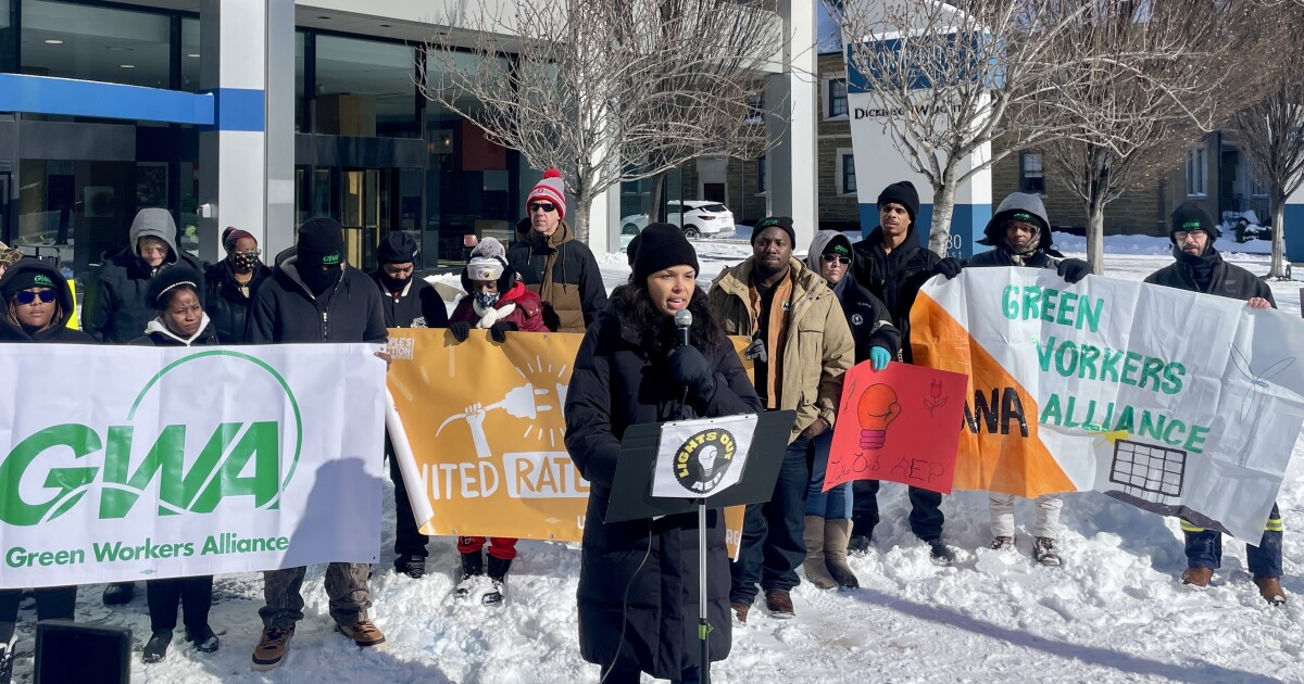 Ohio activists submit 2,500 petition signatures to PUCO to contest AEP electric rate case