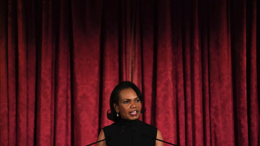 Condoleeza Rice Pearls Condoleezza Rice calls for 'urgency' in sending weapons and money to ...