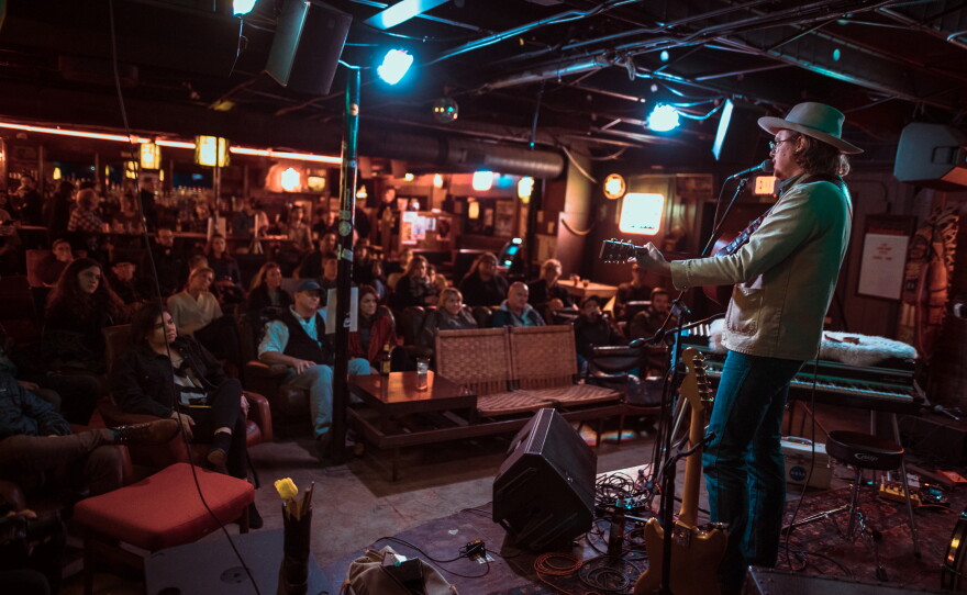Noah Harris plays live in front of an audience at the Lonesome Lounge Sessions