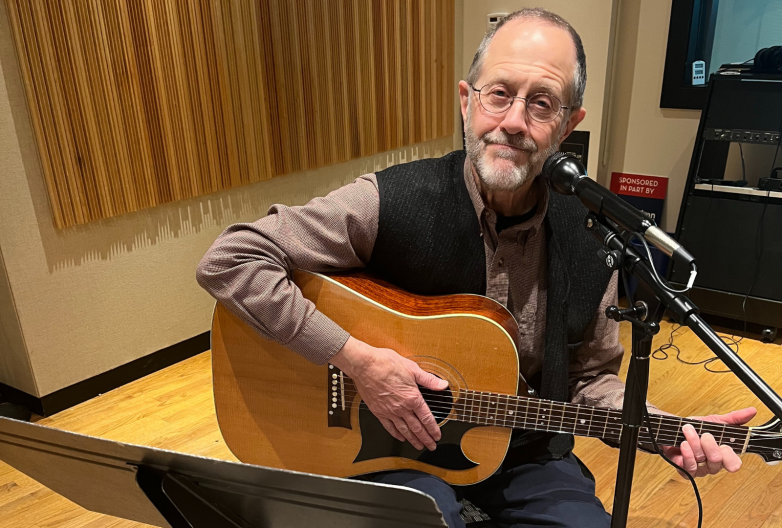 Gordon Berg is a volunteer musician with Hospice of Michigan