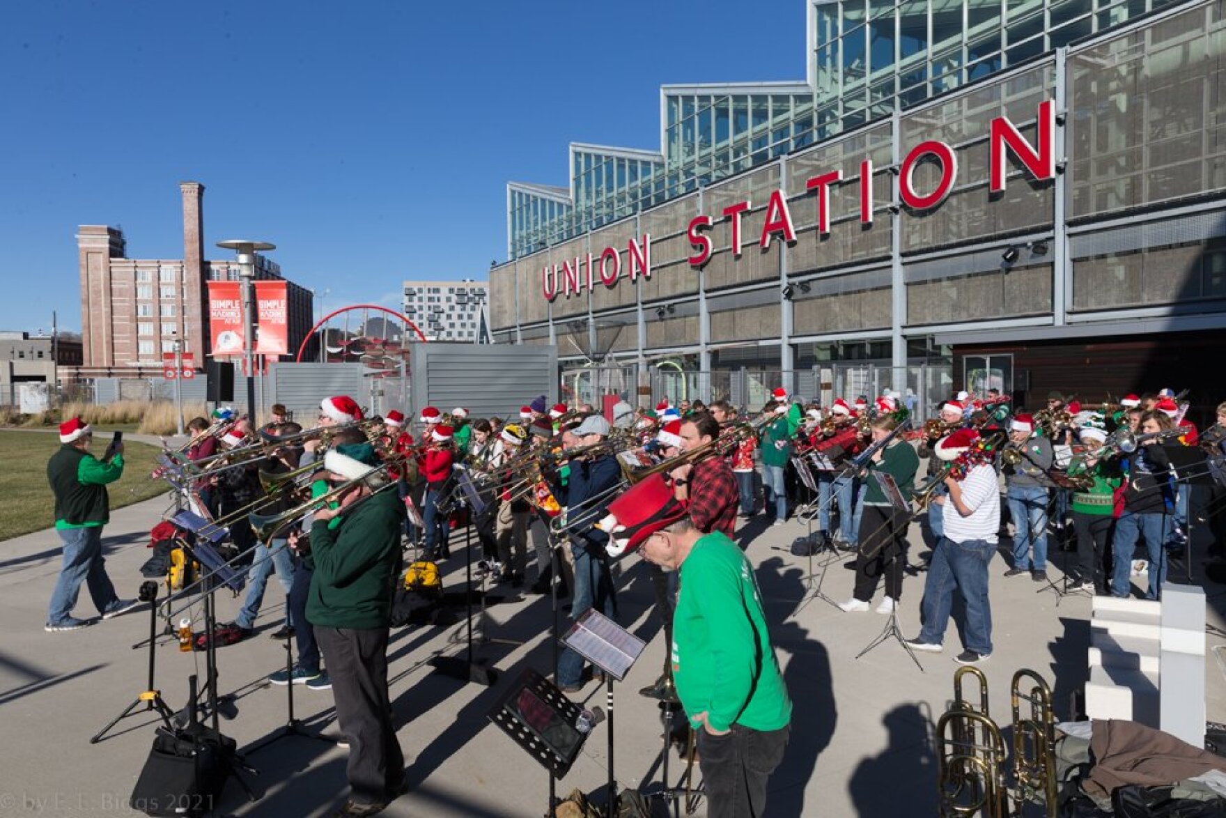 Kansas City trombonists challenge tuba players for Christmas brass