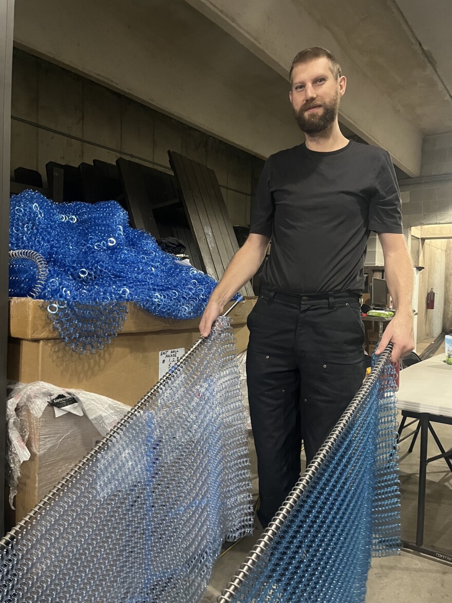 Lucey demonstrates the advantages of working with lightweight and flexible Kaynemaile.