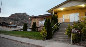 A photo of the Hildale city hall building. 