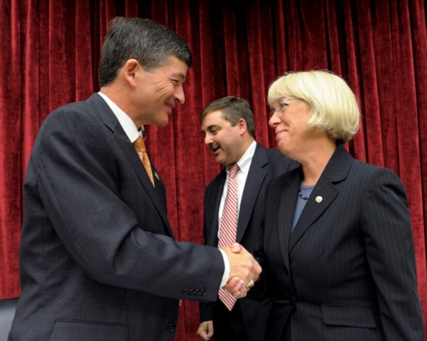 Rep. Jeb Hensarling, R-Texas, and Rep. Patty Murray, D-Wash., shake hands at the end of the supercommittee's first organizational meeting.