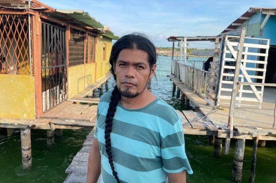 Dani Ortega, an artist in the lakeside community of Santa Rosa, has composed a song about the oil spills on the lake. The song ends in a lament: "No more contamination, they are killing off the lake."