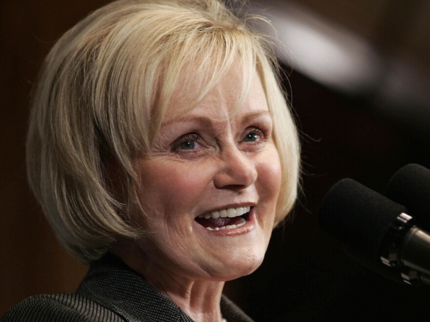 Kitty Kelley speaks during a discussion of her book, <em>The Family: The Real Story of the Bush Dynasty, </em>at the National Press Club in Washington, D.C., in 2004.