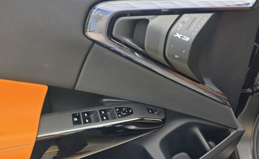2025 BMW X3 M50 door panel