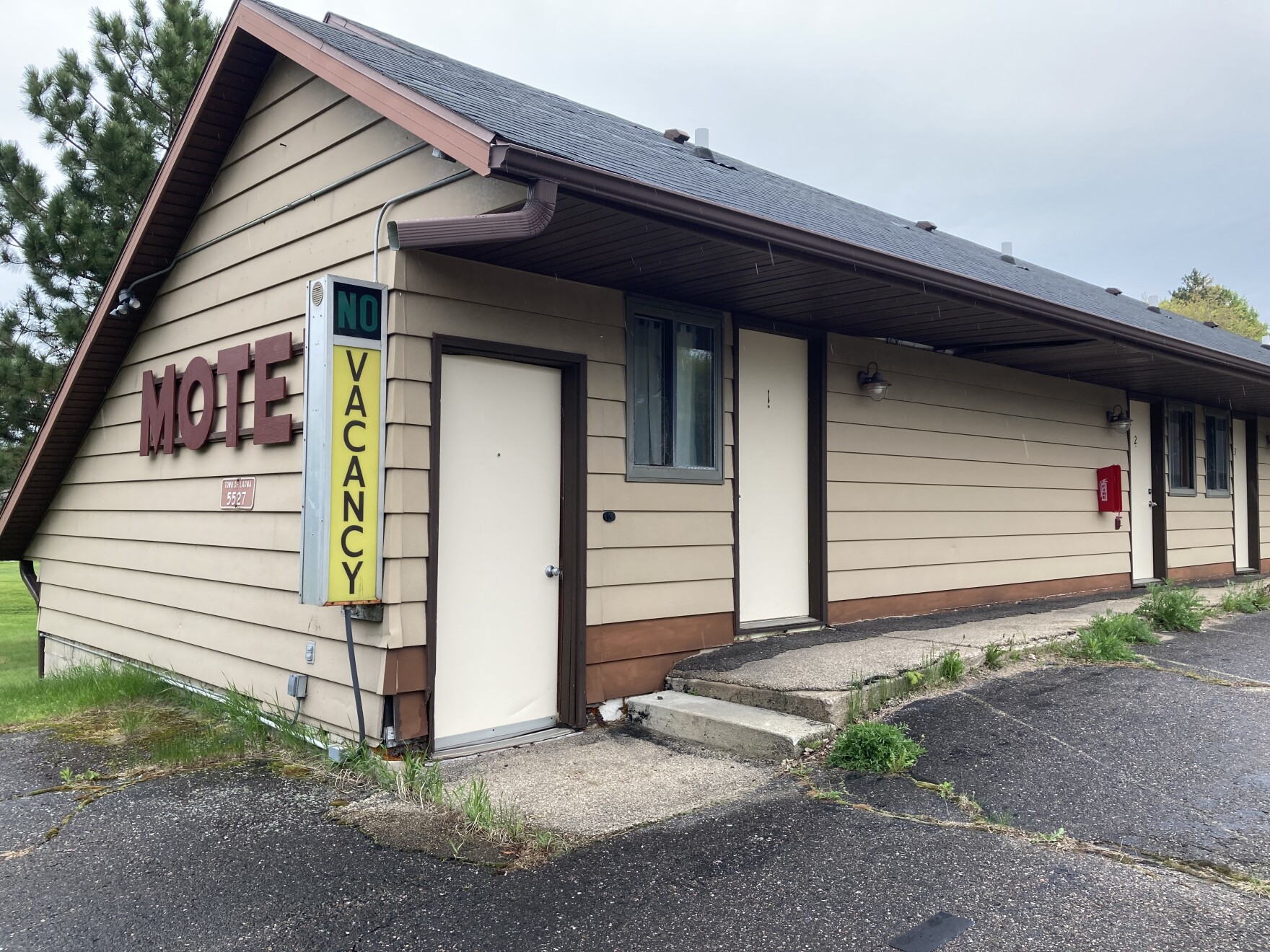 Developers convert vacant motels to apartment units to tackle