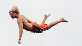 Alex Noddeland during a "death dive." (Courtesy of Alex Noddeland)
