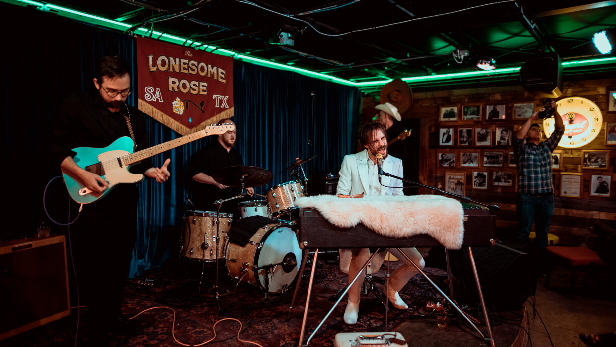 Robert Ellis live at the Lonesome Lounge Sessions