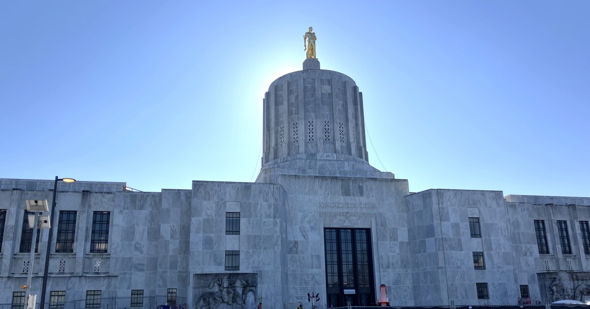 Oregon lawmakers pass new notification rules for schools when ICE comes on campus