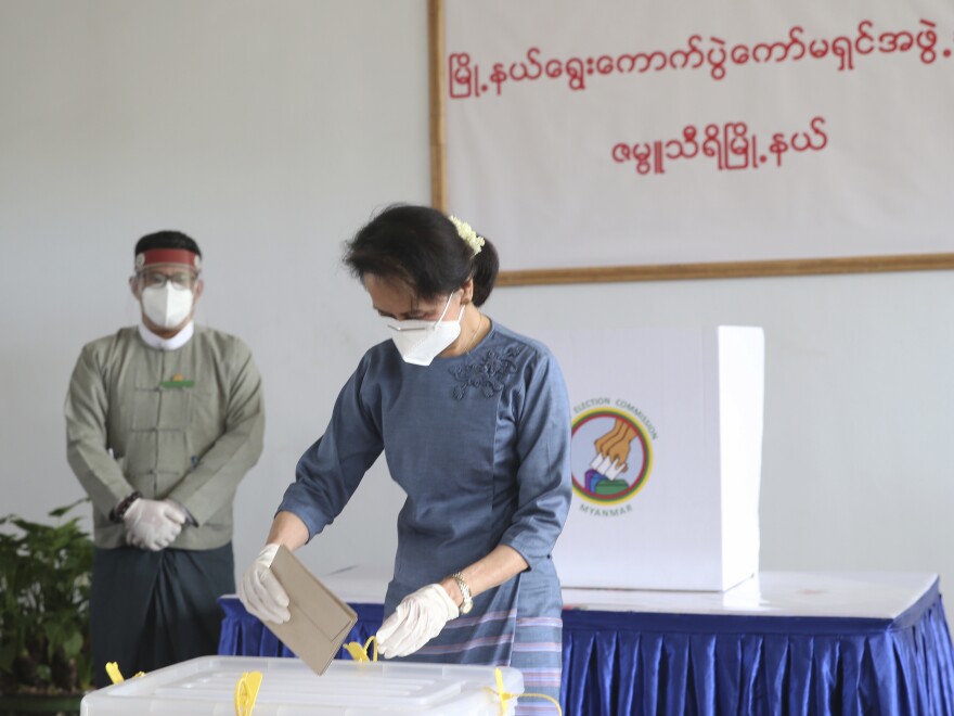 Aung San Suu Kyi, Myanmar's de facto leader, casts an early ballot for the Nov. 8 general election in Naypyitaw, Myanmar, on Oct. 29.